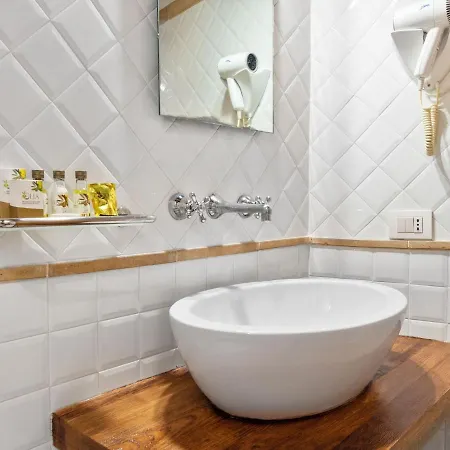 In Umbria With Pool & Nature Views *