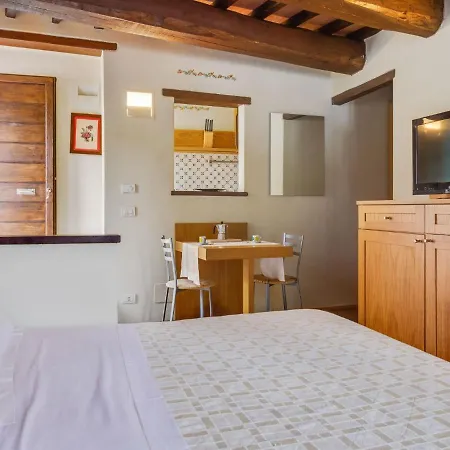 度假居 In Umbria With Pool & Nature Views